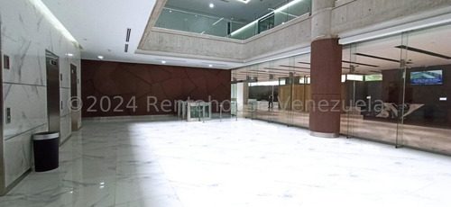 Comercial En Venta En Los Naranjos Del Cafetal Mls #24-19674 Yosmil Carrero