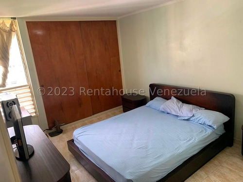 Vendo Cómodo Apartamento Los Palos Grandes !!! Contactame.!!
