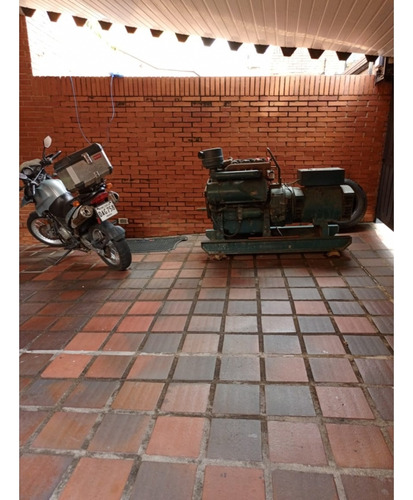 Casa En Venta Urb.miranda 400m2