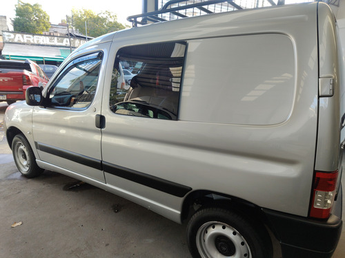 Berlingo Hdi 5 Asientos Alfombrada
