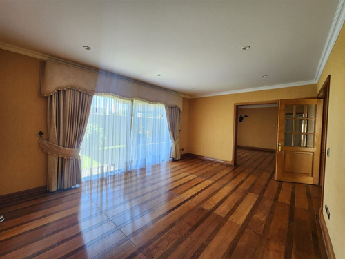 Casa En Venta De 6 Dorm. En Talca