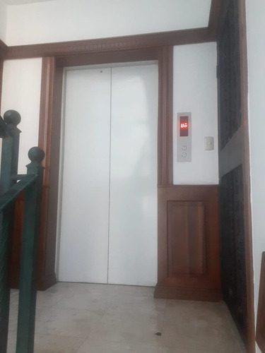 Apartamento En Evaristo Morales 3er. Nivel Tres Habitaciones