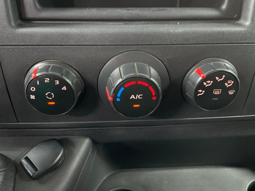 Imagem 9 de 15 de Renault Master L3h2 Furgão 2018