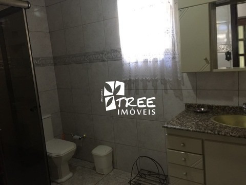 Chácara A Venda Com 6.800 M² Possui 3 Casas No Mesmo Terreno Sendo A Principal Com 3 Quartos (2 Suítes, Hidro) Um Dos Quartos Com Acesso Individual Co - Ch00061 - 4454499