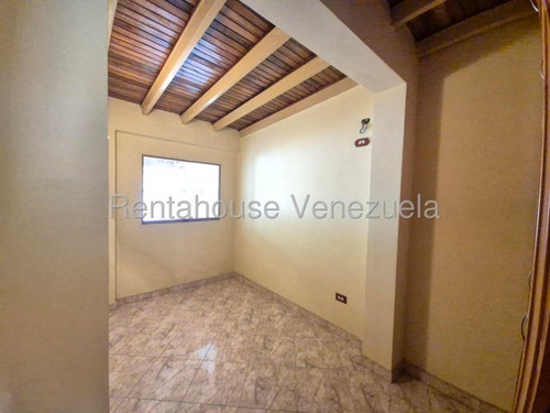Daniela Linarez Vende Casas Bella En Urbanismo Privado De Cabudare Con Bellas Areas Comunes Con Tanque Subterraneo Acabados Impecables En Optimas Condiciones Visitala!