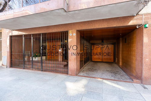 Hermoso Piso De 4 Ambientes Con Dependencia, Escritorio, Baulera Y Cochera
