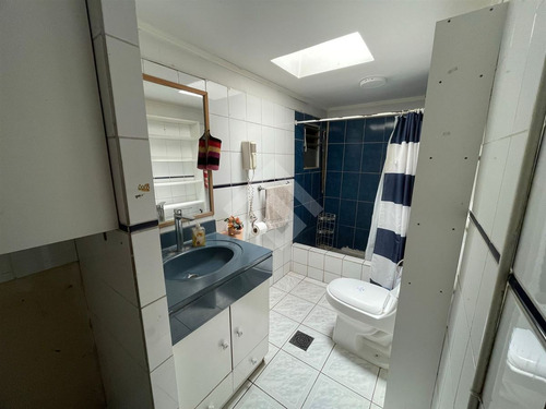 Casa En Venta De 4 Dorm. En Maipú