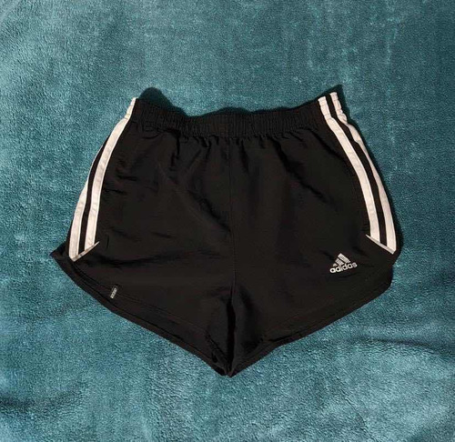 Short Deportivo adidas