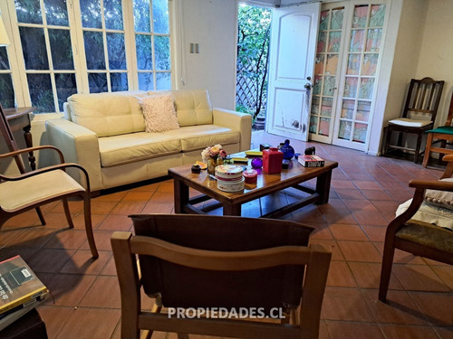 Casa En Venta De 4 Dorm. En Ñuñoa
