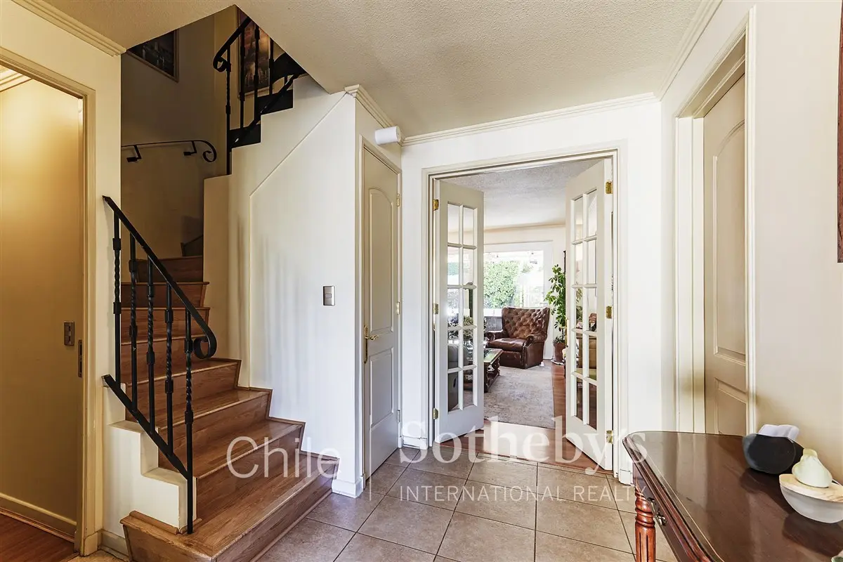 Imagen 3 de 27 de Casa En Venta De 6 Dorm. En Lo Barnechea