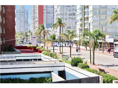 Imagen 13 de 28 de - Apartamento Para La Venta En Península- Punta Del Este Con Muy Linda Vista Al Puerto...