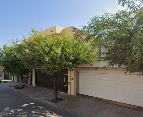 Casa En Venta, Recuperación Bancaria, Col. Jardines Del Bosque, Los Mochis, Sinaloa. Laab2