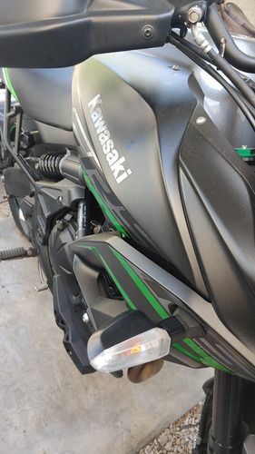 Imagen 4 de 15 de Kawasaki Versys 650 Con Cubrepuñoa Givi