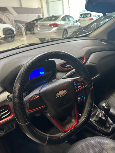 Imagen 14 de 17 de Chevrolet Onix 5puertas 1,4 Effect 2015 - Tm