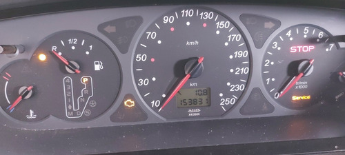 Imagem 13 de 14 de Citroën C5 2003 2.0 Exclusive Aut. 4p