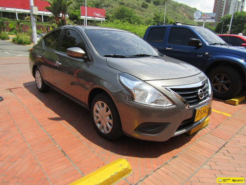 Nissan Versa 1.6 Sense