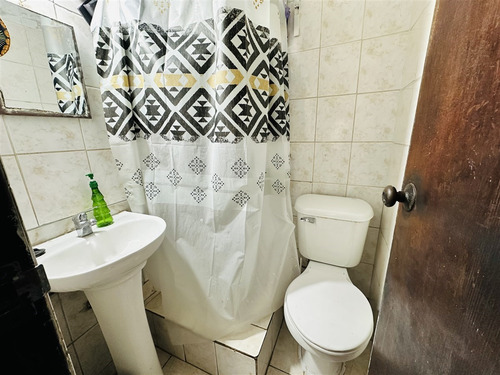 Casa En Venta De 5 Dorm. En Ñuñoa