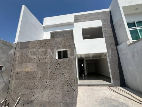 Casa En Venta Con Alberca, Cuautla, Morelos