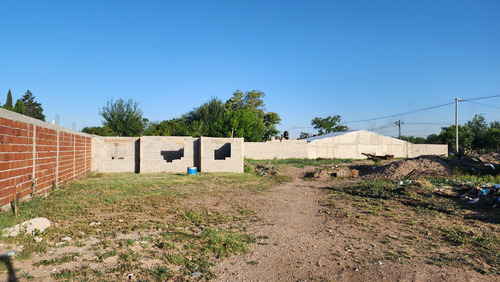 Vendo Terreno Con Construcción A Terminar En Barrio Parque Republica