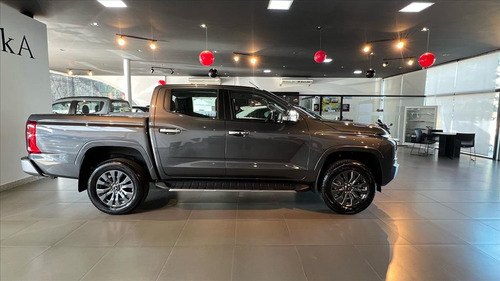 Mitsubishi Triton 2.4 BITURBO DIESEL CD HPE-S 4X4 AUTOMÁTICO