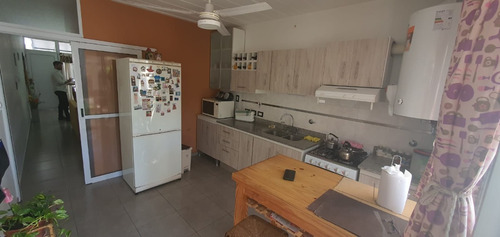 Imagen 3 de 14 de Duplex 3 Ambientes, 2 Baños, Cochera, Jardin Y Parrilla, La Plata, Permuta Por Ph !
