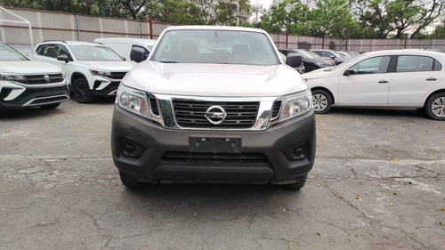 Nissan NP300 2.4 Doble Cabina Se Aa Pack Seg Mt