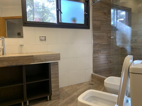Imagen 13 de 18 de Casa Estilo Cabaña En Bosque Peralta Ramos, Mar Del Plata