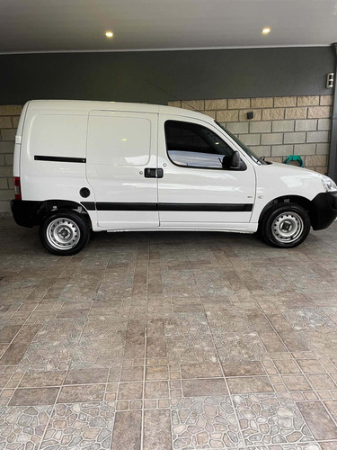 Imagen 3 de 13 de Peugeot Partner 2016 1.6 Hdi Furgon Confort