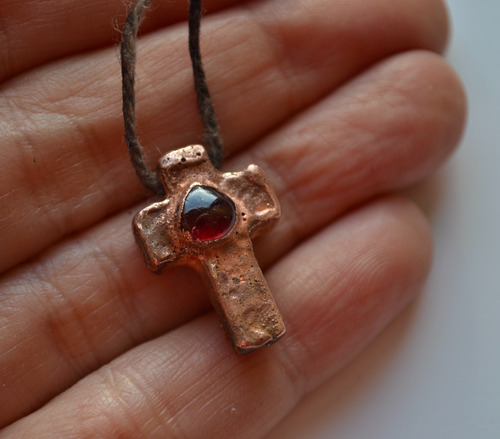 Collar Mini Cruz Con Granate, Piedra Natural, Cod1