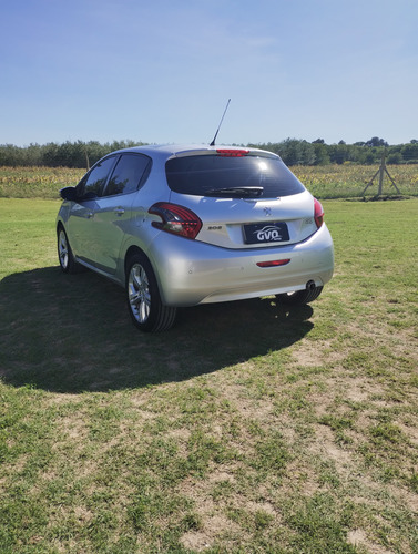 Peugeot 208 1.6 Urban Tech