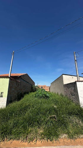 Meio Lote Na Cidade De Lorena