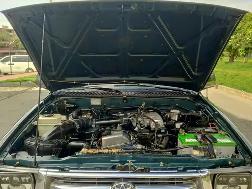 Toyota Hilux 2.4l 4x2