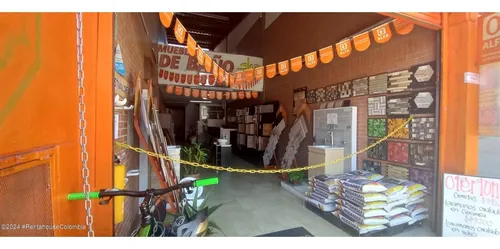 Comercial En  San Cristobal Norte Rah Co: 25-525