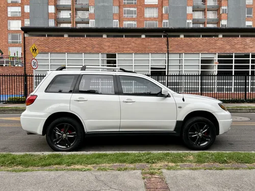 Mitsubishi Outlander 2.4