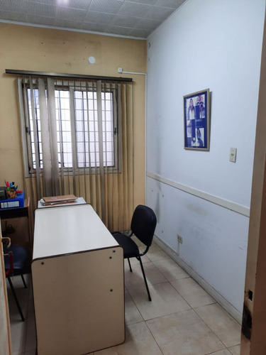 Venta Local Excelente Ubicacion Sobre Avenida Urquiza En Caseros Centro