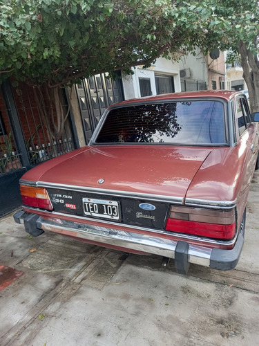 Ford Falcon Deluxe