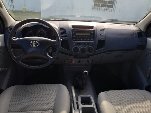 Imagen 6 de 13 de Toyota Hilux Dx 2.5td 4x2 2011