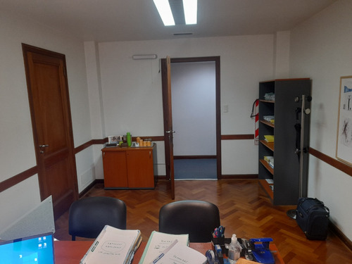 Excelente Oficina En Diagonal Norte Al 800