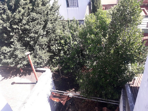 Casa En Lote Propio 2 Plantas Con Fondo, 8,66 X 19 Ciudadela.