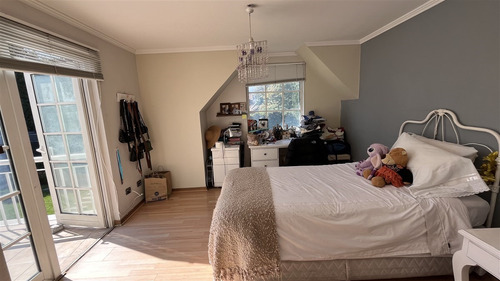 Casa En Venta De 7 Dorm, 2 Suite ,4 B ,en Lo Barnechea
