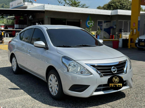 Nissan Versa 1.6 Automatico