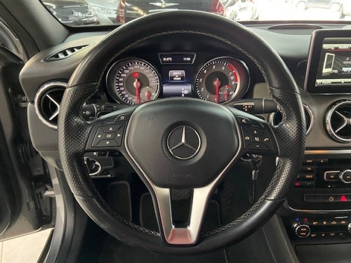 Imagem 5 de 14 de Mercedes Gla200 2015 1.6 Flex Cinza