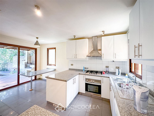 Casa En Venta De 4 Dorm. En Colina