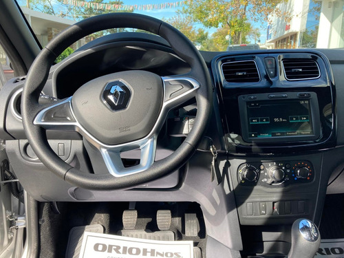 Imagen 10 de 15 de Renault Logan Zen Ph2 1.6 16v 0km My2022