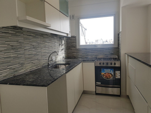 Departamneto De 2 Ambientes Con Balcon Terraza En Venta / Paseo Aldrey
