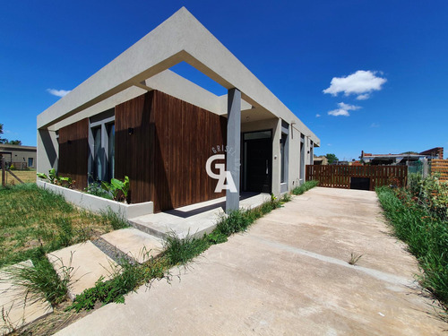 Imagen 6 de 30 de Casa En Venta 4 Amb En Santa Emilia, Pilar Del Este