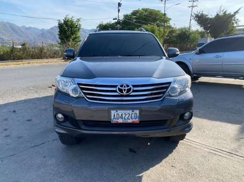 Imagen 2 de 10 de Toyota Fortuner