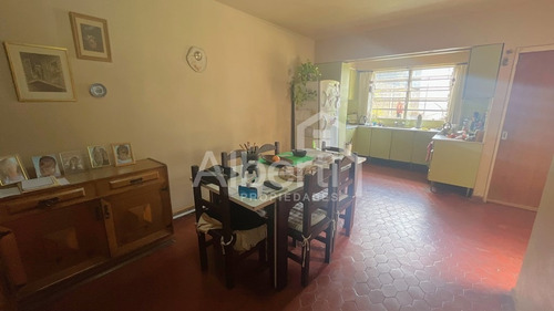 Venta Chalet 4 Ambientes En Haedo.