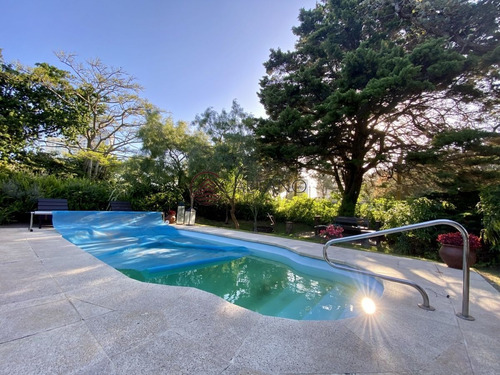 Imagen 2 de 28 de Hermosa Casa, Ubicada En Un Lugar Inmejorable!