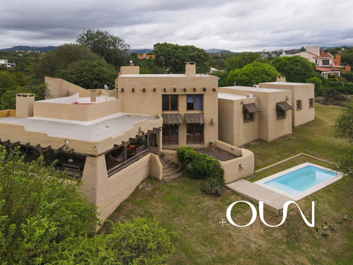 Casa En Venta En Mendiolaza, 3 Dormitorios.